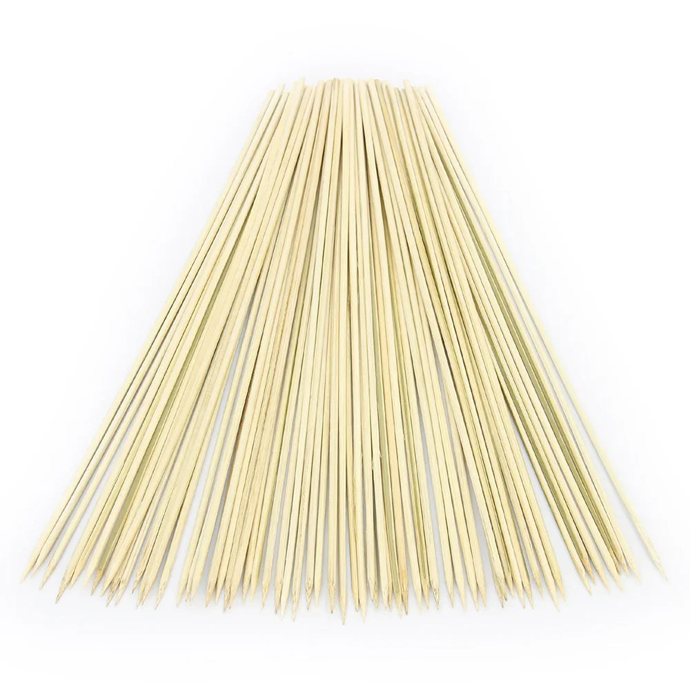 Natural wooden candy floss sticks in a bundle, 300 per pack, featuring smooth texture and pointed tips for easy use