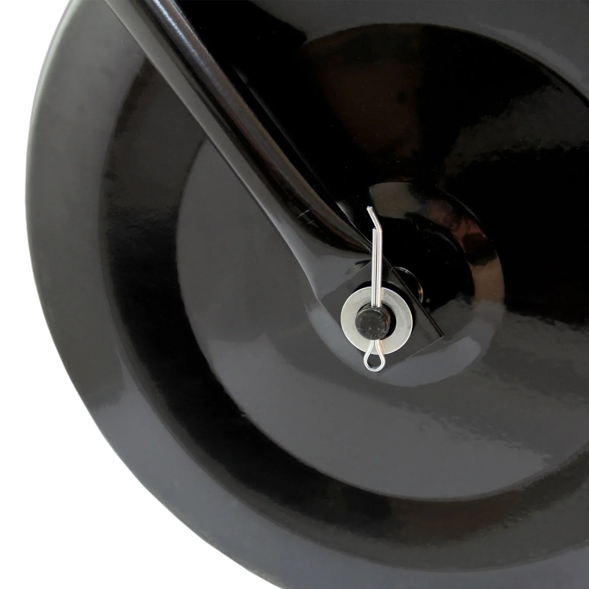 Close-up of the T-Mech 120L Towable Garden Roller’s black wheel, showcasing the smooth surface and sturdy metal axle for durability