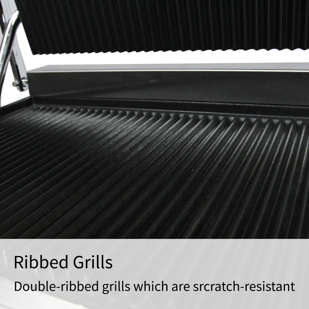 Grooved surface of the KuKoo Panini Press featuring double-ribbed, scratch-resistant grills for even cooking and easy cleaning