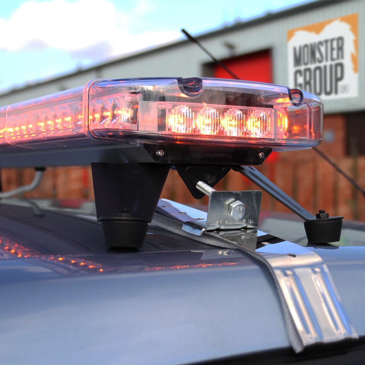 Amber Recovery Light 1200mm