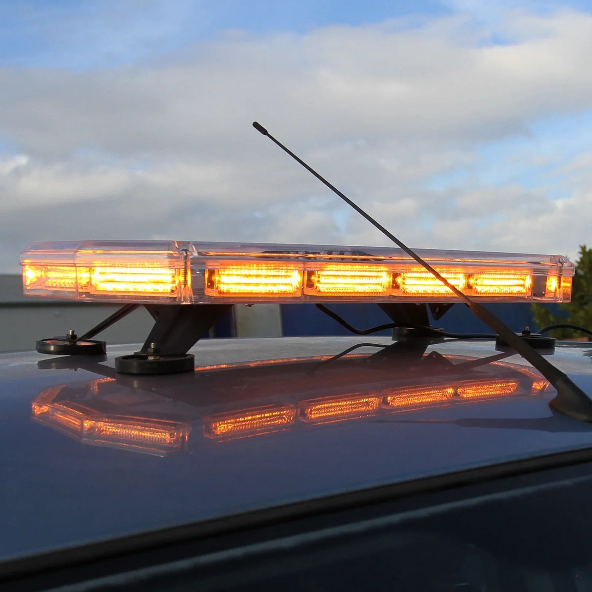 Amber Recovery Light 600mm featuring bright amber LED lights, mounted on a vehicle roof with a sleek design and sturdy base