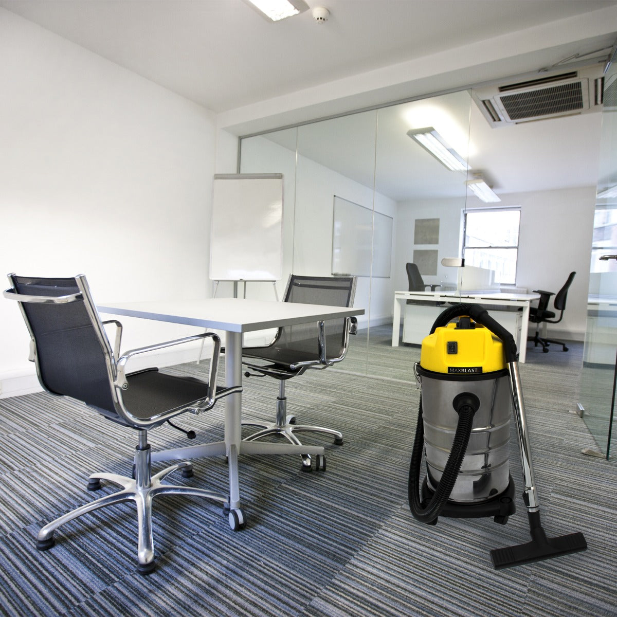 MAXBLAST 30L Industrial Vacuum Cleaner