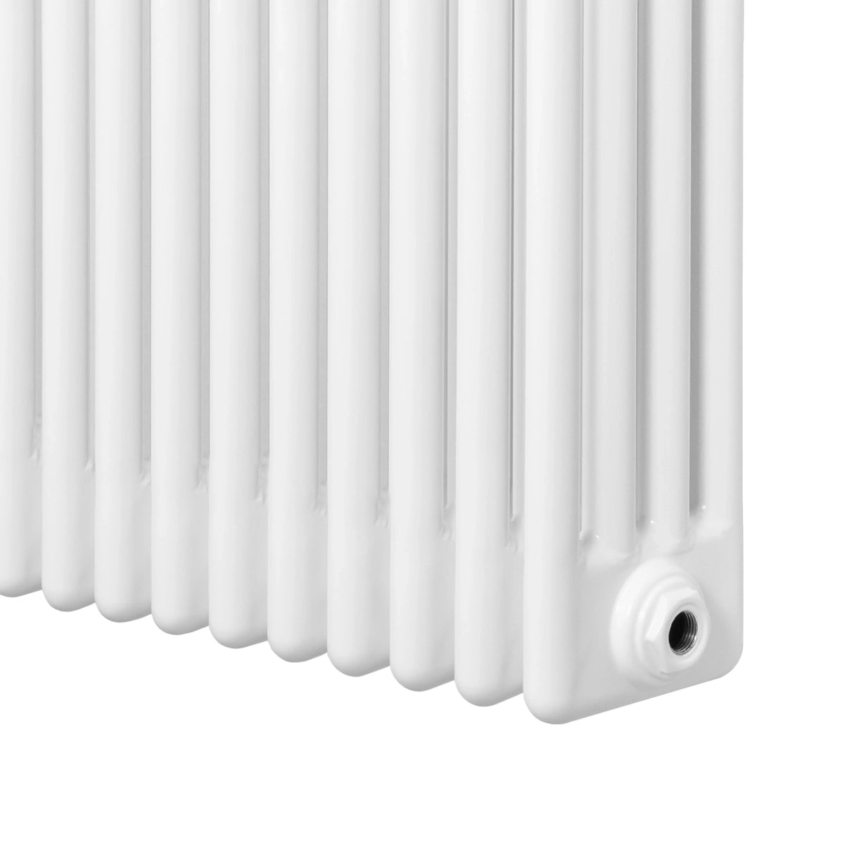 Traditional 4 column radiator in white, measuring 600 x 785mm, featuring a smooth, glossy finish and classic design elements